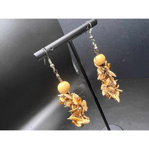 Crochet Shell Earrings - Picture 3 of 3